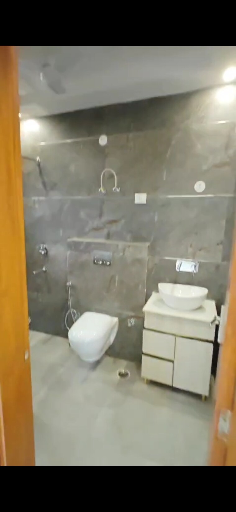 Bathroom, sector 46 4 Bedroom 2250 Sq.Ft. Builder Floor In Sector 46 Faridabad 9386549