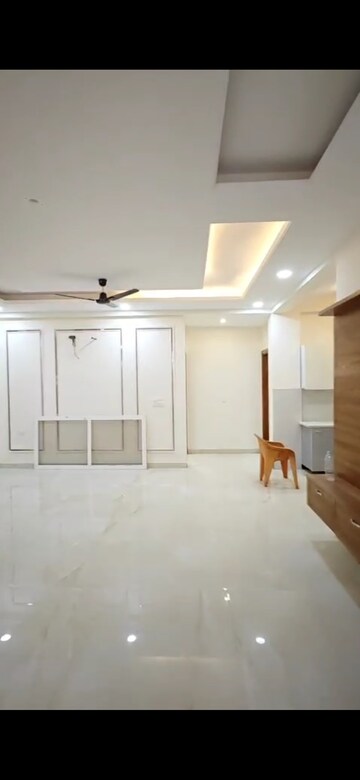 Room in 4 BHK Builder Floor at Sector 46 – for Sale