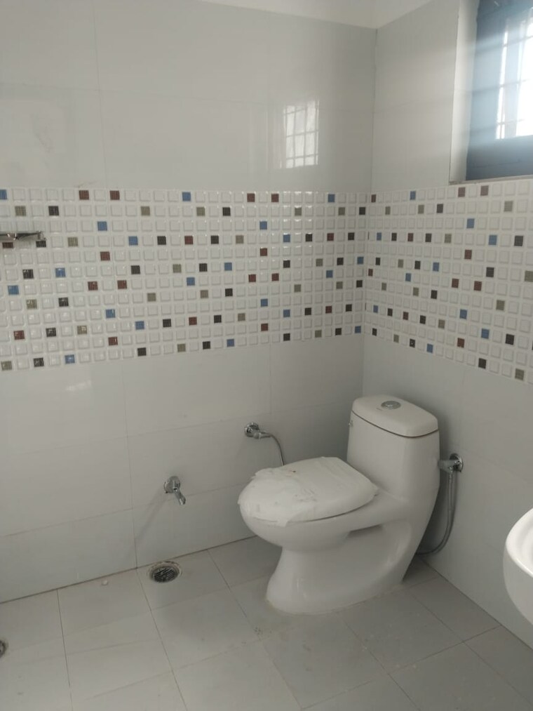 Bathroom, dalanwala 2 Bedroom 1500 Sq.Ft. Independent House In Dalanwala Dehradun 9386546