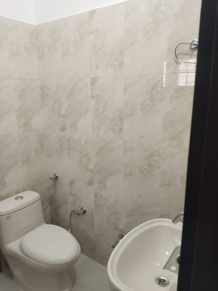 Bathroom, dalanwala 2 Bedroom 1500 Sq.Ft. Independent House In Dalanwala Dehradun 9386546