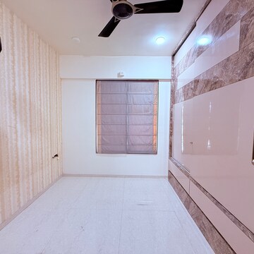 Room in 2 BHK Apartment at Mohannagar CHS, Veerabhadra Nagar – for Rent