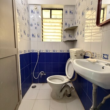 Team Area in 2 BHK Apartment at Mangalmurti CHS, Sutarwadi – for Rent