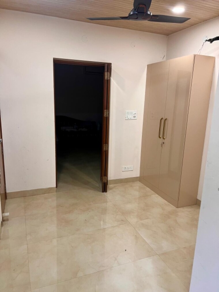 Room, dda-rosewood-apartments 4 Bedroom 2000 Sq.Ft. Apartment In Vasant Kunj Delhi 9386618