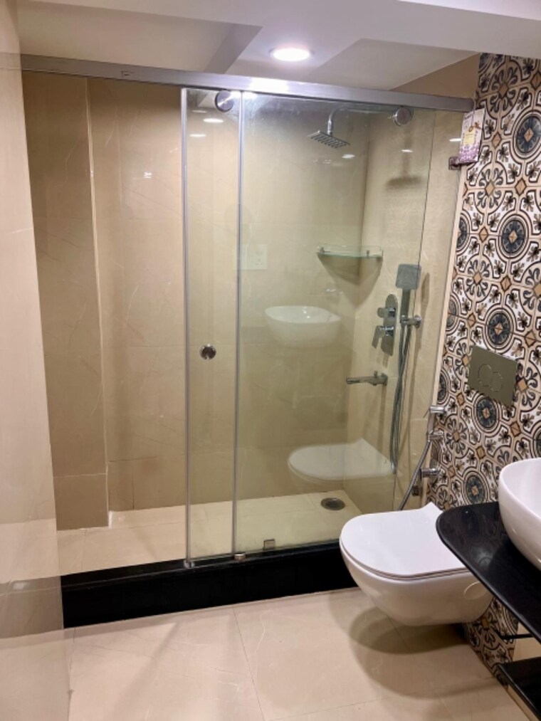 Bathroom, dda-rosewood-apartments 4 Bedroom 2000 Sq.Ft. Apartment In Vasant Kunj Delhi 9386618
