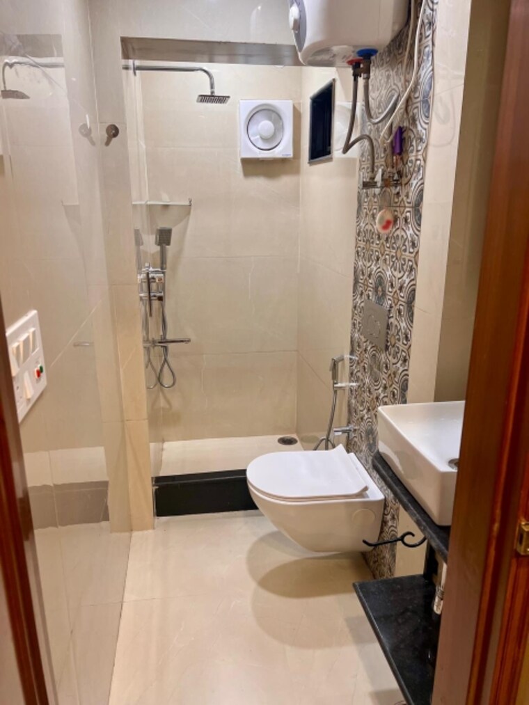 Bathroom, dda-rosewood-apartments 4 Bedroom 2000 Sq.Ft. Apartment In Vasant Kunj Delhi 9386618