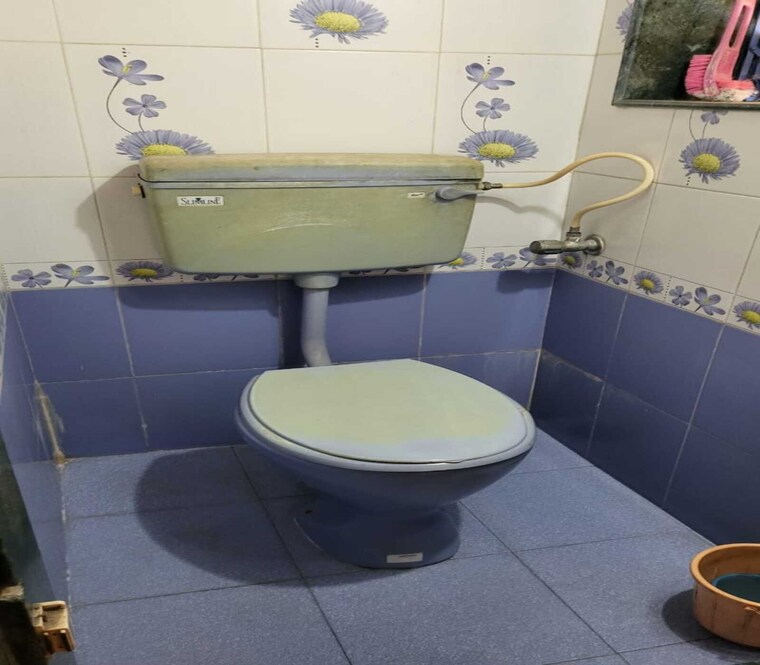 Bathroom, parel 1 Bedroom 450 Sq.Ft. Apartment In Parel Mumbai 9386605