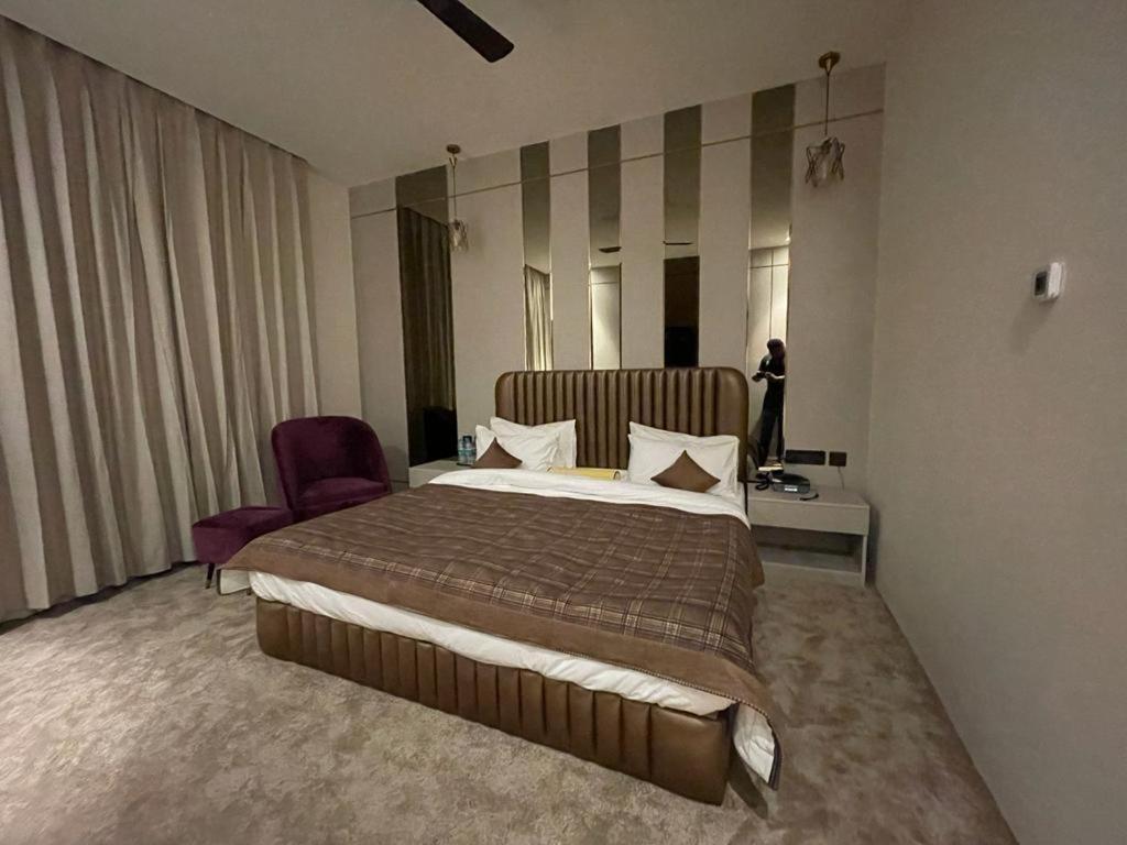 2 BHK + Pooja Room Apartment For Rent in Sunteck City Avenue 4