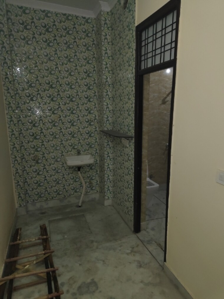Bathroom, madanpuri 3 Bedroom 88 Sq.Yd. Independent House In Madanpuri Gurgaon 9386648