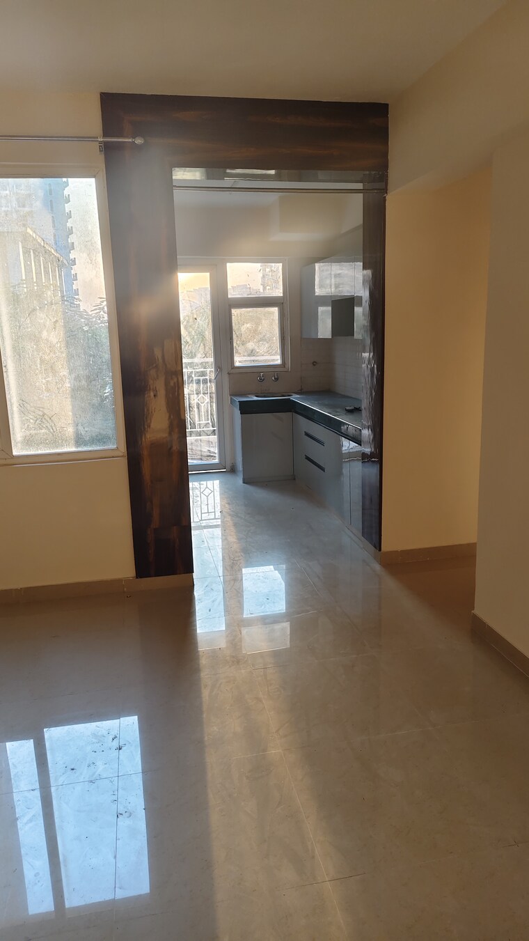 Kitchen, shree-vardhman-green-court 2 Bedroom 690 Sq.Ft. Apartment In Sector 90 Gurgaon 9386670