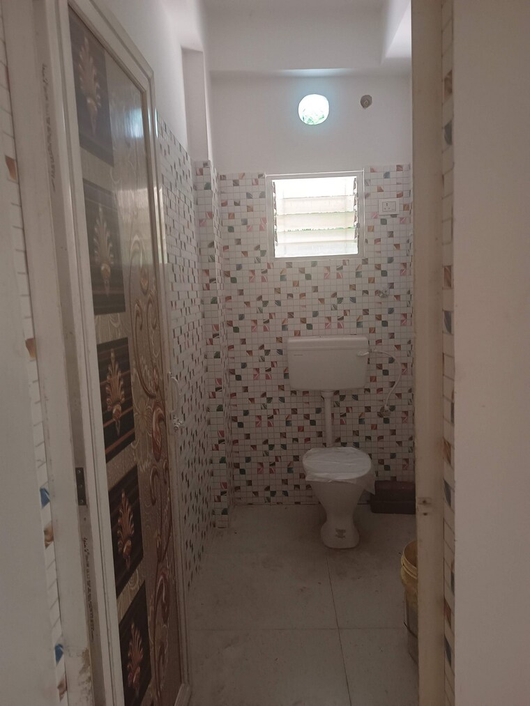 Bathroom, chattarpur 1 Bedroom 50 Sq.Yd. Builder Floor In Chattarpur Delhi 9386656