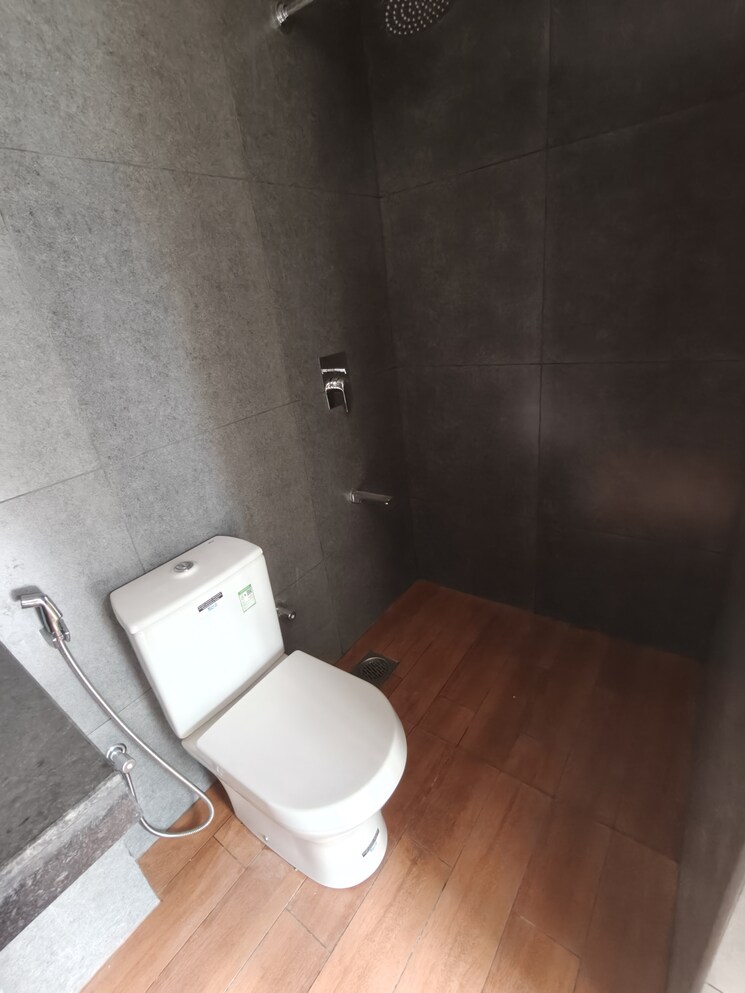 Bathroom, kalpataru-paramount 2 Bedroom 535 Sq.Ft. Apartment In Kapur Bawdi Thane 9386662