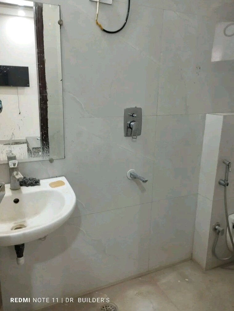 Bathroom, chattarpur 1 Bedroom 500 Sq.Ft. Builder Floor In Chattarpur Delhi 9386680