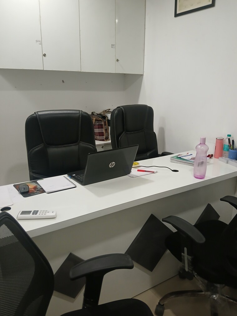 Team Area, gaur-city-mall Commercial Office Space 230 Sq.Ft. In Sector 4 Greater Noida Greater Noida 9386686