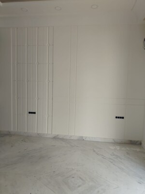 Room in 3 BHK Apartment at Signature Global Prime, Sector 63a – for Rent