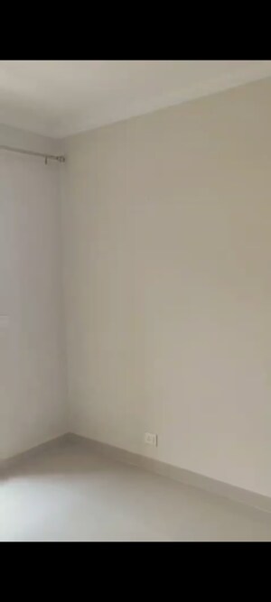 Room in 2 BHK Apartment at Raheja Vedaanta, Sector 108 – for Rent