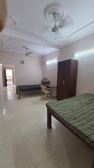 Room in 2.5 BHK Builder Floor at Kalkaji – for Rent