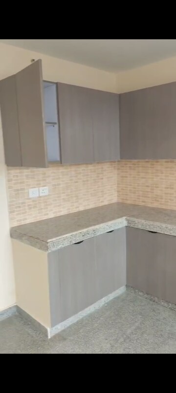 2 BHK Apartment For Rent in Raheja Vedaanta, Sector 108