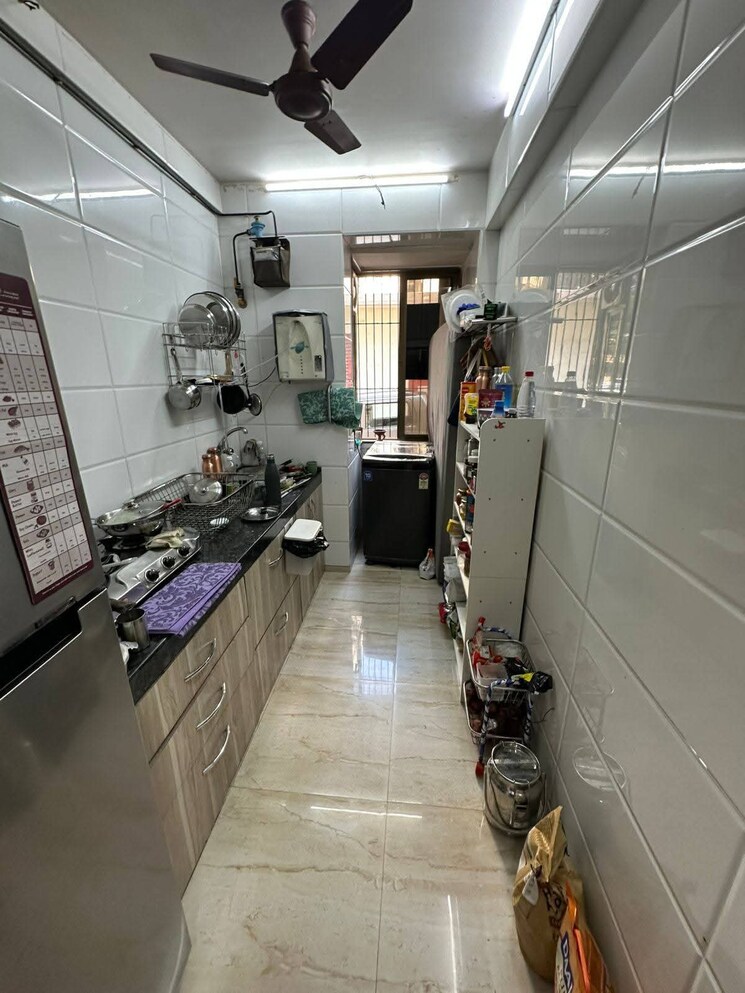  Parking, andheri west 1 Bedroom 400 Sq.Ft. Apartment In Andheri West Mumbai 9386755