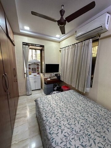 Bedroom in 1 BHK Apartment at Andheri West – for Rent