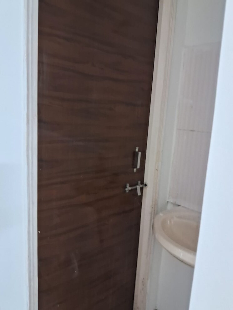 Bathroom, tingre nagar 1 Bedroom 500 Sq.Ft. Apartment In Tingre Nagar Pune 9386774