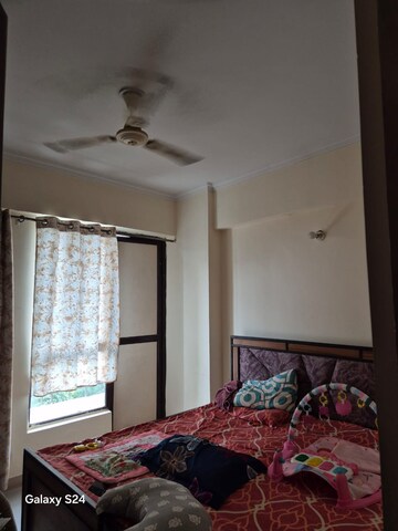 Bedroom in 3 BHK Apartment at SG Oasis, Vasundhara Sector 2b – for Rent