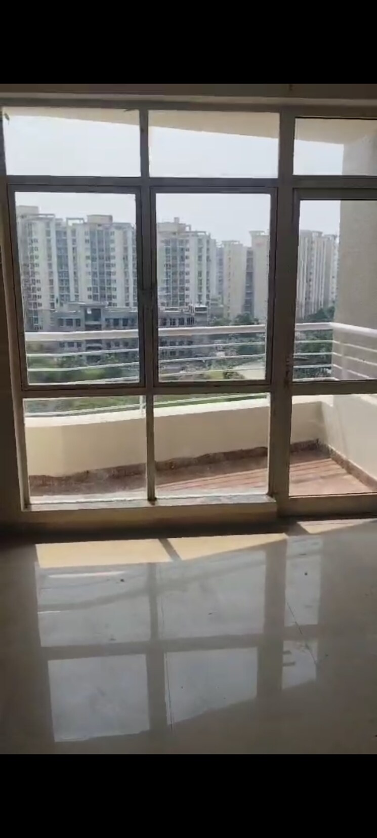 Room, raheja-vedaanta 2 Bedroom 1500 Sq.Ft. Apartment In Sector 108 Gurgaon 9386811