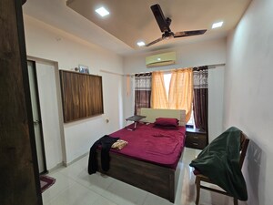 Bedroom in 2 BHK Apartment at Shamik Elanza Santacruz, Vakola – for Rent