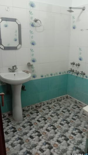 Bathroom in 3.5 BHK Builder Floor at Amrit Gagan Enclave, Lal Kuan – for Sale