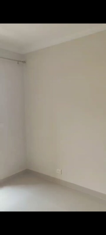 Room in 2 BHK Apartment at Raheja Vedaanta, Sector 108 – for Rent