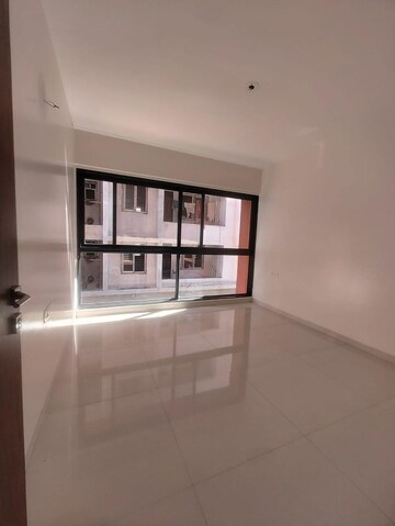 Room in 3 BHK Apartment at Sukhwani Euphoria, Baner – for Rent