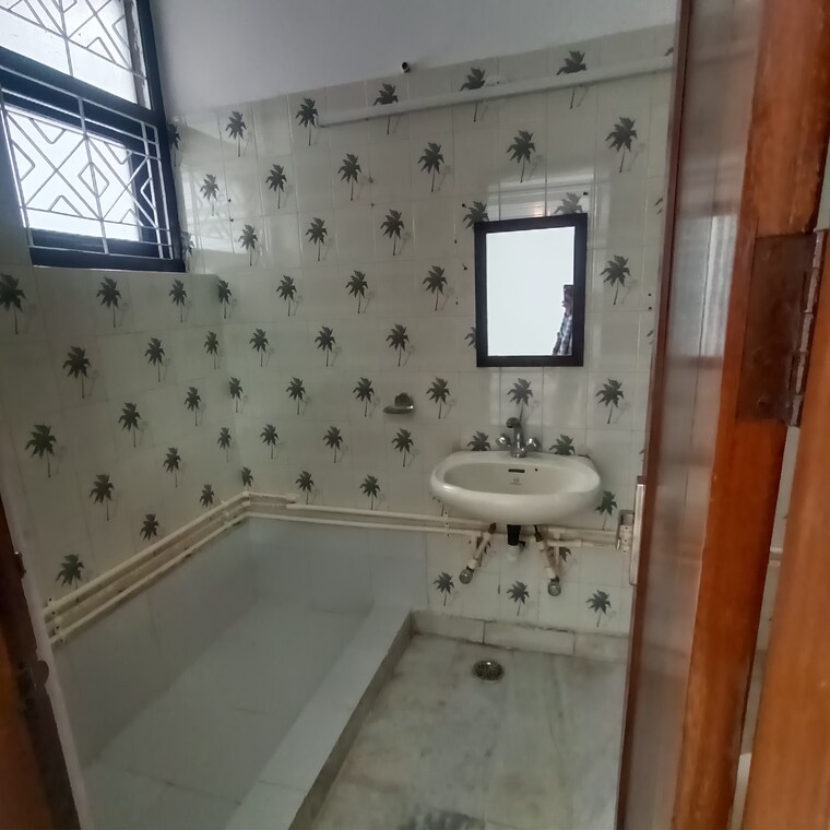 Kitchen, kalkaji 3 Bedroom 2000 Sq.Ft. Builder Floor In Kalkaji Delhi 9386914