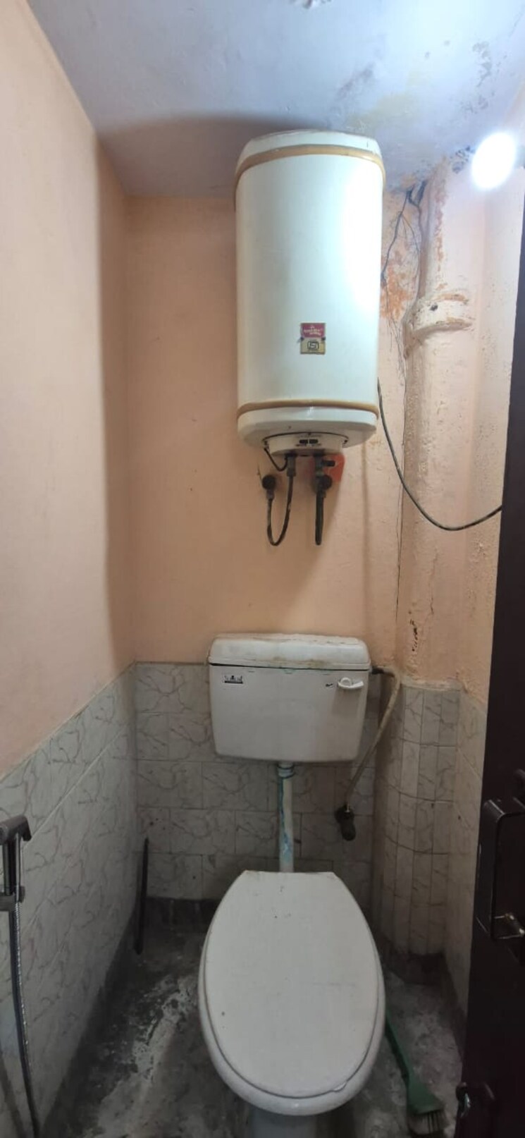 Bathroom, kalkaji 1 Bedroom 650 Sq.Ft. Builder Floor In Kalkaji Delhi 9386921