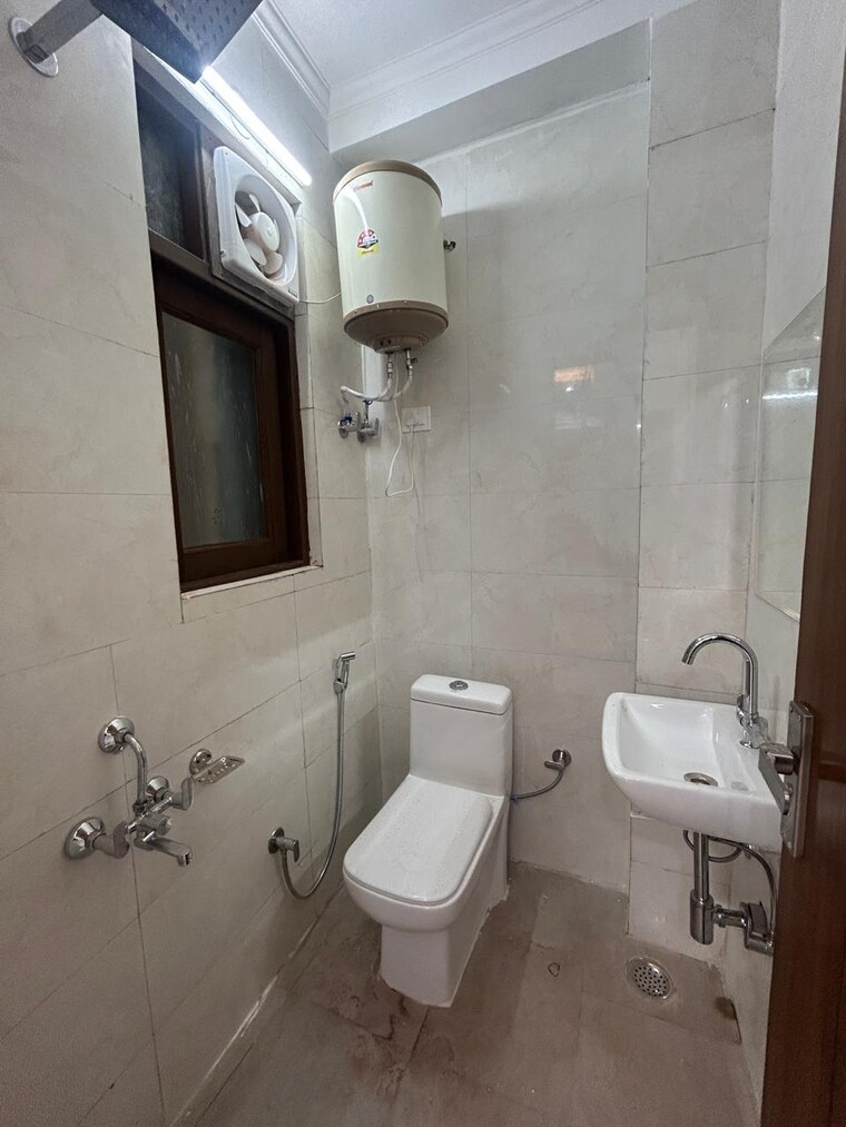 Bathroom, saket 1 Bedroom 450 Sq.Ft. Builder Floor In Saket Delhi 9386927