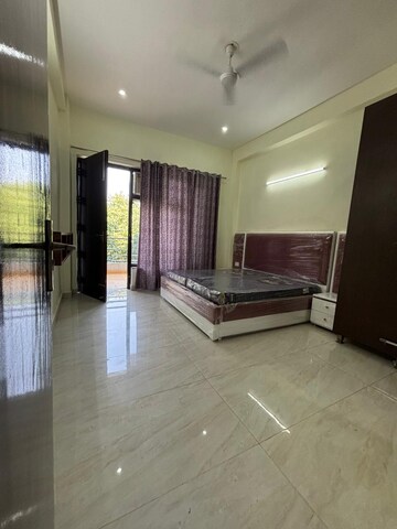 Living Room in 2 BHK Builder Floor at Ansal Sushant Lok I, Sector 43 – for Rent