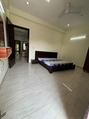 Parking in 2 BHK Builder Floor at Ansal Sushant Lok I, Sector 43 – for Rent