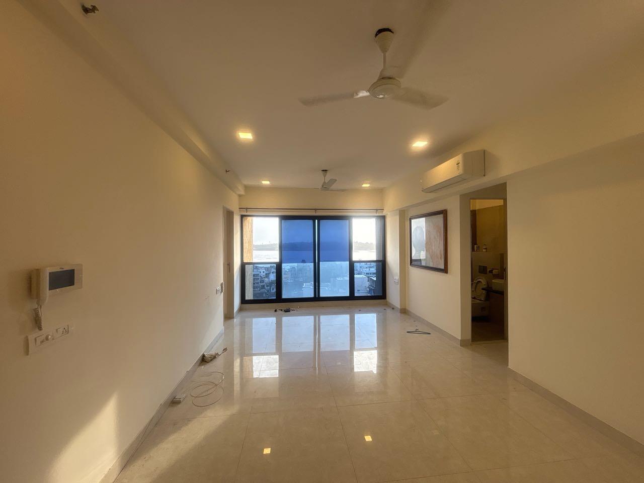 2 BHK + Servant Room Apartment For Sale in Kanakia Hollywood
