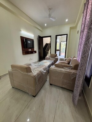 Living Room in 2 BHK Builder Floor at Ansal Sushant Lok I, Sector 43 – for Rent