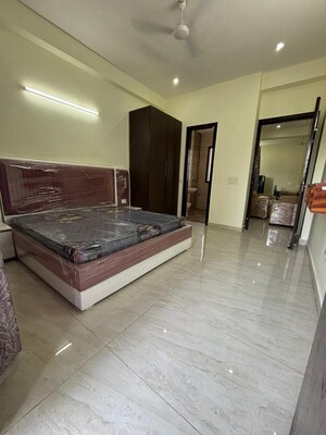Room in 2 BHK Builder Floor at Gupta Awas, Sector 43 – for Rent