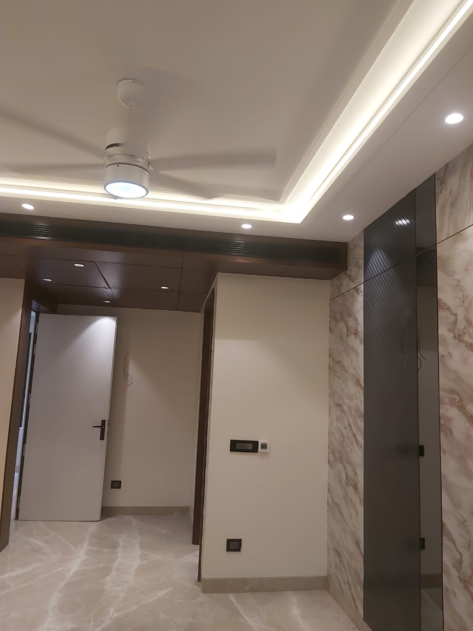 4 BHK 300 Sq.Yd. Builder Floor in DLF Royale Residences