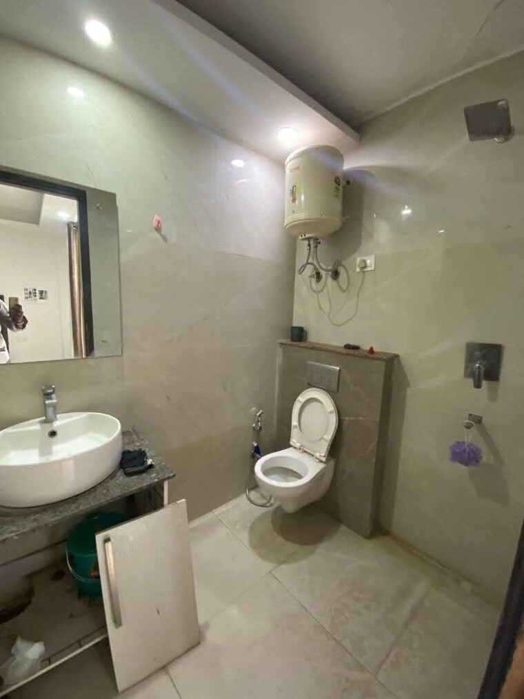 Attached Bathroom, saket 2 Bedroom 900 Sq.Ft. Builder Floor In Saket Delhi 9386979