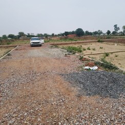 Plot For Sale in DLF Hyde Park