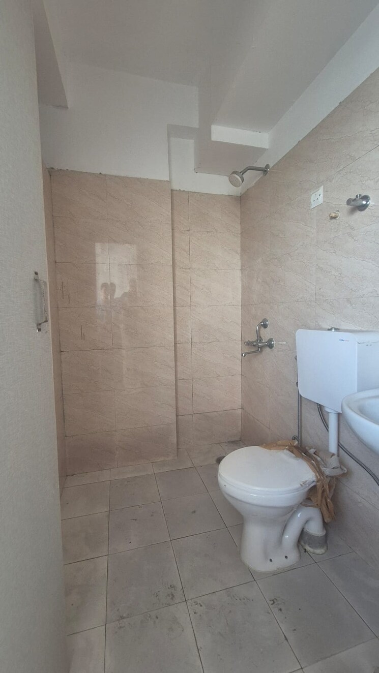Bathroom, sarvome-shree-homes 3 Bedroom 745 Sq.Ft. Apartment In Sector 45 Faridabad 9386975