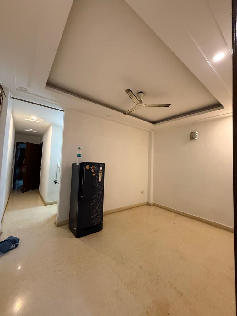 Cover Image, kalkaji 2 Bedroom 100 Sq.Yd. Builder Floor In Kalkaji Delhi 9386993