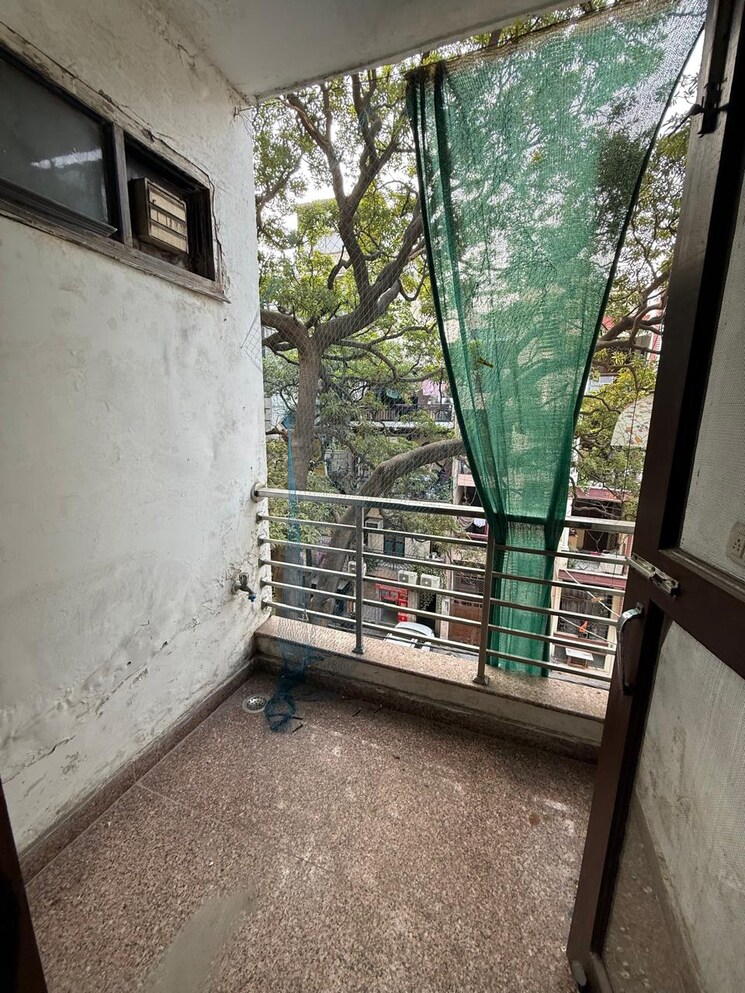 Balcony, kalkaji 2 Bedroom 100 Sq.Yd. Builder Floor In Kalkaji Delhi 9386993