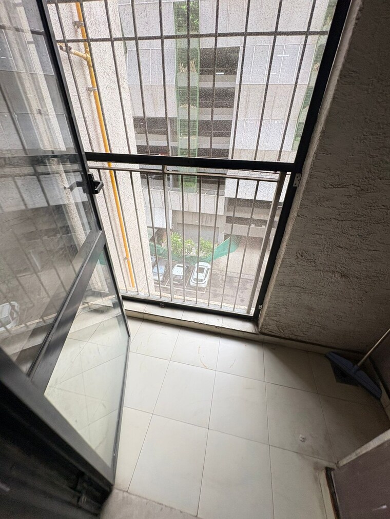 Balcony, lodha-palava-city-lakeshore-greens 1.5 Bedroom 620 Sq.Ft. Apartment In Dombivli East Thane 9387029