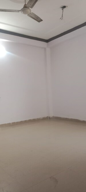 Room in 2 BHK Builder Floor at Saket – for Rent