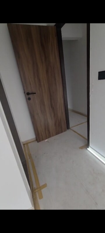 Room in 3 BHK Apartment at Sambhav Brightland, Bandra West – for Rent