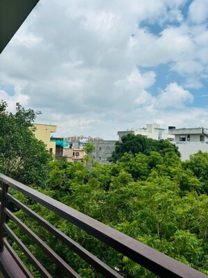 1 BHK Builder Floor – Garden View at Sector 52 - for Rent