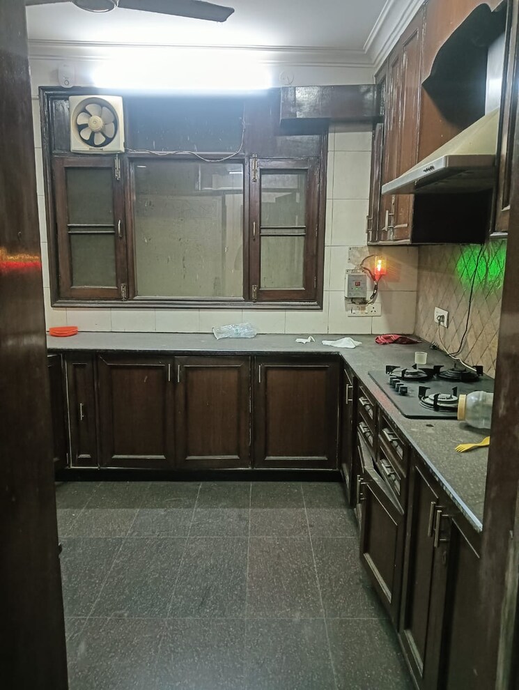 Kitchen, chittaranjan park 3 Bedroom 2600 Sq.Ft. Builder Floor In Chittaranjan Park Delhi 9387057