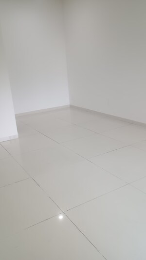 Room in 3.5 BHK Apartment at Amanora Adreno Towers, Hadapsar – for Rent